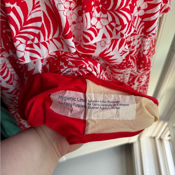 Fit 4 U (QVC) Red and White Floral Ruffle Swimsuit NWT - Picture 8 of 10